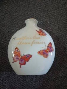 Designers Collection "A Mother's Love Blooms Forever" - Picture 1 of 3