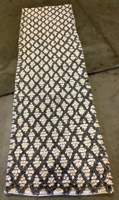 GREY / BEIGE 2'-3" X 8' Flaw in Rug, Reduced Price 1172664984 NAT404F-28 - Image 1 of 3