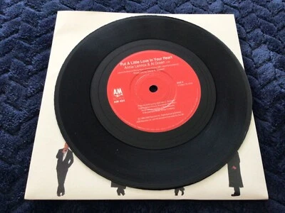 Annie Lennox & Al Green Put a little Love in your heart 7" vinyl record - Image 1 of 3