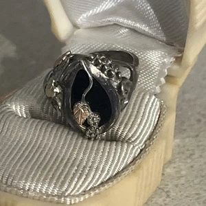 Coleman CCO Black hills Gold 925 Sterling Silver 12k Yellow / Rose Ring Onyx 7 - Picture 1 of 9