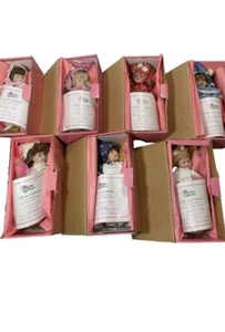 NEU Paradise Set Galerien TAGE DER WOCHE Porzellan Vintage Puppen Box Set  - Bild 1 von 9