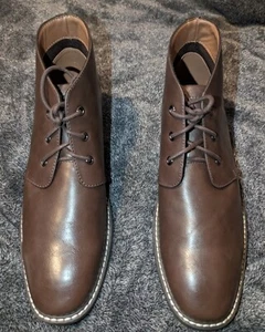 AWESOME Men's Brown Ankle Boots Shoes GUESS Chukka Size 10.5 NEW - Picture 1 of 7