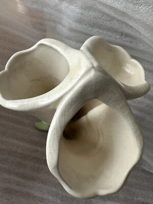 Green And White Beautiful Vase. - Image 1 of 3