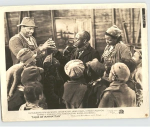 Foto de prensa vintage de 1942 del actor de Hollywood Paul Robeson película 'Cuentos de Manhattan' - Imagen 1 de 2