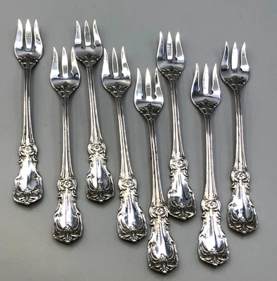 Juego de 8 tenedores de cóctel, Reed & Barton cubiertos de ley borgoña 5 5/8" Foto 1 de 4