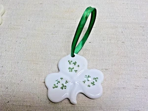 Vintage Royal Tara Ireland Porcelain Shamrock Shaped Ornament Green Shamrocks On - Picture 1 of 6