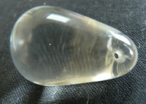 Pampille goutte blanche 26×16 mm – lustre ancien – ref 750 - Picture 1 of 2