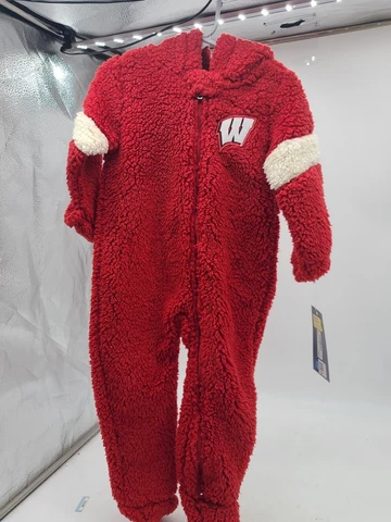 Wisconsin Badgers One Piece Pajamas INFANT Sz 18MONTHS RED, FAST FREE SHIPPING Cover
