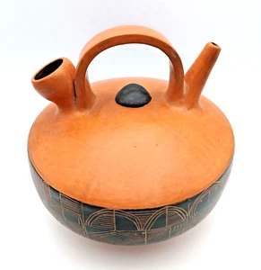 HERMOSA OLLA DE BARRO DECORATIVA CONSTRUCTIVISMO DE COLECCIÓN - SÍMBOLOS JTG de Brenda G. 1969 en muy buena condición - Imagen 1 de 11