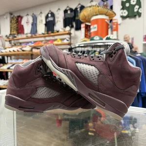 Größe 7 (GS) - Jordan 5 Retro SE 2023 Mid Burgundy - Bild 1 von 7