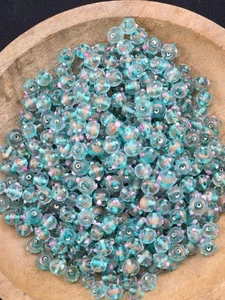 850+ STÜCK HELLBLAUE RUNDE GLASPERLEN SCHMUCK BASTELN BASTELN LOSE PERLEN - Bild 1 von 9