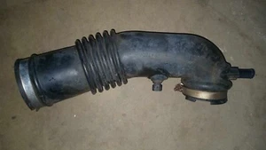 01/1998 to 12/2003 Holden U8 Jackaroo 3.5L Petrol V6 - Air intake hose pipe - Picture 1 of 2