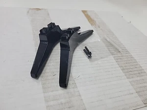 MAGNAVOX 32MV319R/F7 STAND LEGS WITH SCREWS USED - Picture 1 of 3