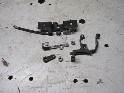 1984 年本田 VF700C VF700 700 V45 麦格纳座椅闩锁 — 第 1/4 张图片