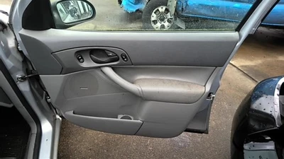 FOCUS     2005 Front Door Trim Panel 30923156 Foto 1 de 4