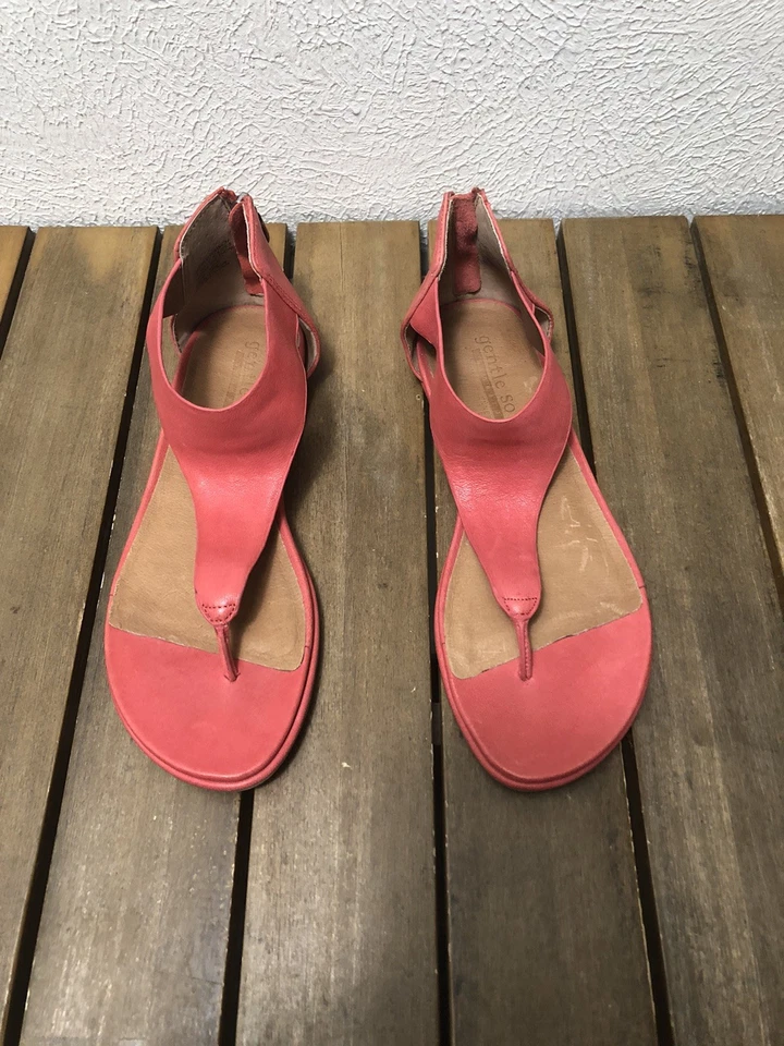 GENTLE SOULS KENNETH COLE TALLA 9 CORAL ROSA CUERO TANGA CORREA SANDALIAS PLANAS Foto 1 de 4