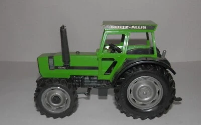 1:32 Deutz-Allis DX92 Cabbed 4x4 Tractor with Movable 3-Point Hitch - Image 1 of 4