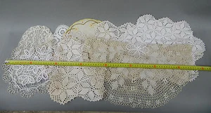 Lot de 9 naperons en tissu brodé bon état  french divers embroidered doilies - Imagen 1 de 2