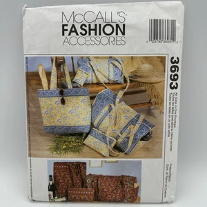 Vintage McCall's Sewing Pattern 3693 Duffle Bag Make-Up Case Tote Eyeglass Case - Picture 1 of 7