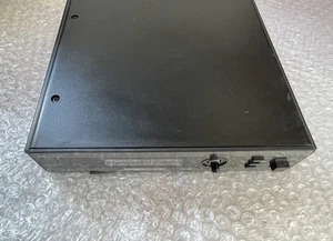 TOA Electronics WT-5805  Diversity Wireless Tuner UHF 576-932 MHz - Picture 1 of 9