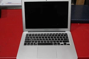 Apple MacBook Air 2011 13in i5 1.7GHz 4GB RAM A1466 AS IS! - Picture 1 of 5