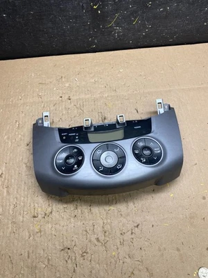 2006 to 2012 Toyota RAV4 A/C Heater Climate Control Unit Switch T6069 DG - Image 1 of 4