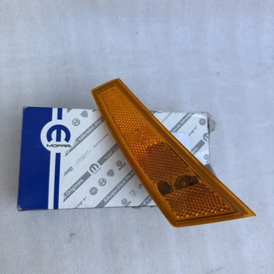 2008-2012 Jeep Liberty Front Bumper Right Side Marker Orange Lamp OEM 57010214AC - Image 1 of 4