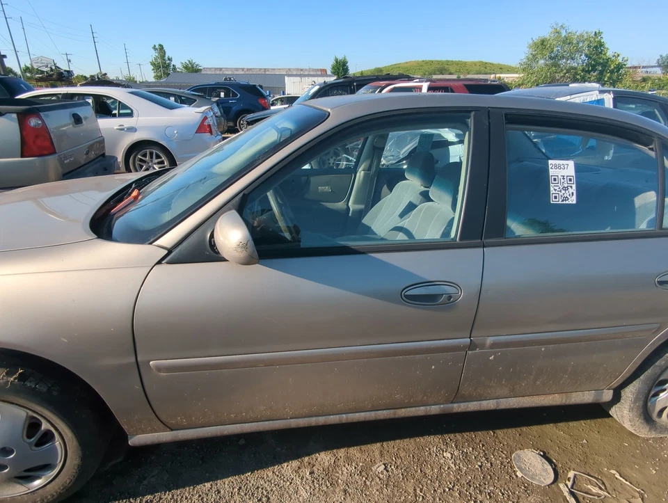 1997-2005 Chevrolet Malibu Driver Front Door Oem NKUHG Foto 1 de 1