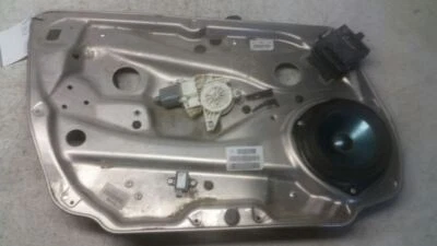 2010 -15 Mercedes-Benz GLK350 - LH Front Glass Regulator - 2047201779 - R268645 Foto 1 de 4