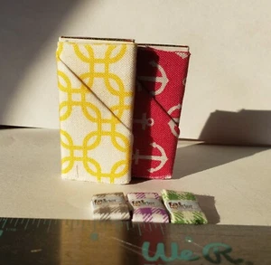 Dollhouse Miniatures 2 Bolts of Cloth and 3 Fat Quarters 1" Scale 1:12    - Picture 1 of 3