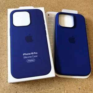 Coque silicone véritable Apple iPhone 16 Pro MagSafe bleu ultramarin A3315 - Photo 1 sur 9