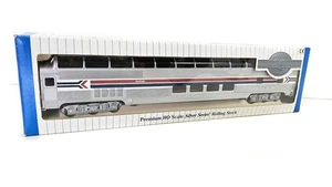 BACHMANN SILVER SERIES AMTRAK VAGON DE PASAJEROS FULL DOME 85 PREMIUM HO SCALE - Imagen 1 de 4
