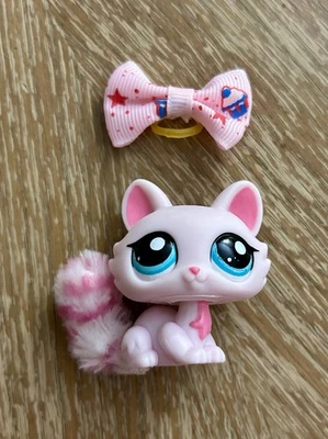 Littlest Pet Shop LPS Authentic #2619 Crouching Cat Fuzzy Tail - Image 1 of 4