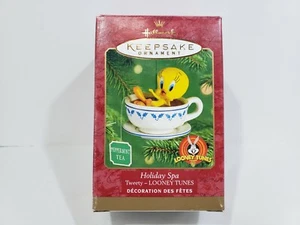 2001 Hallmark Keepsake Ornament Looney Tunes Tweety Bird Holiday Spa - Picture 1 of 4