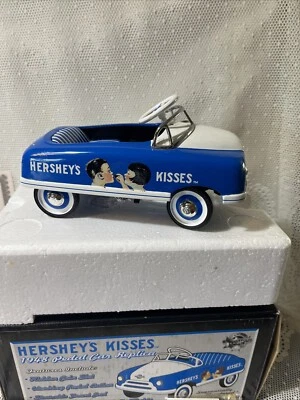 1996 Crown Premiums Vees Collection Hershey's Kisses 1948 Pedal Car Bank Numberd - Image 1 of 4