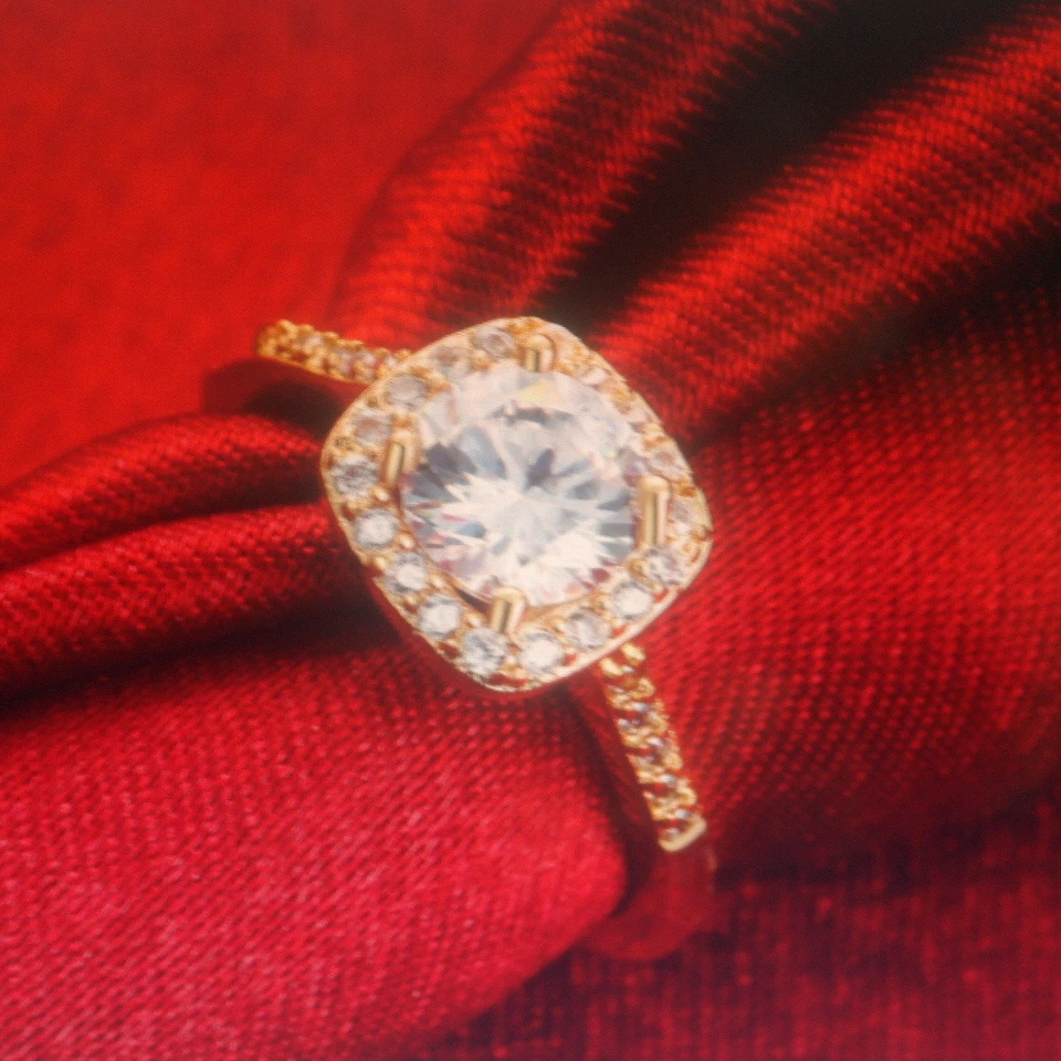  Beautiful Round Cut White CZ Ring 10KT Yellow Gold Filled Size L - Q OnlyIn Box — 第 1/4 张图片