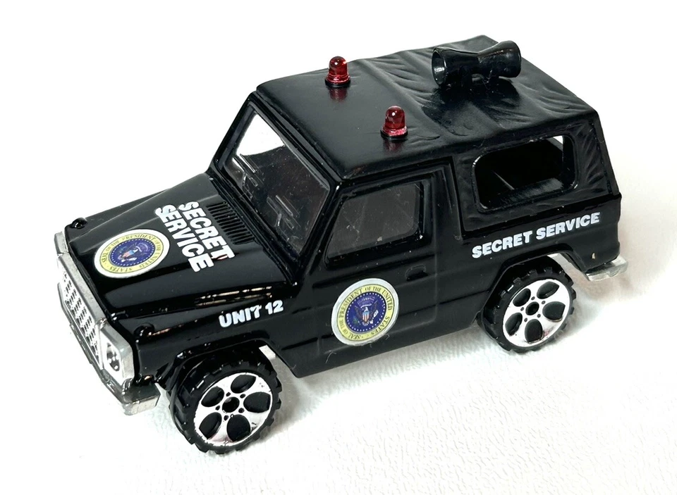 Carro caminhão SUV polícia serviço secreto militar preto colorido 1:57 - Imagem 1 de 4