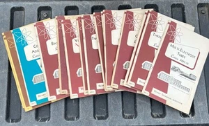 17 Vintage DeVry Technical Institute Electronics & Electrical Lessons Booklets ! - Picture 1 of 8