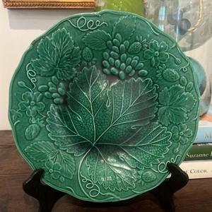 Vintage Green Strawberry Majolica Leaf Vine Berry Plate 9” - Picture 1 of 15
