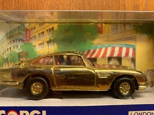 Vintage Corgi 271 James Bond 007 Aston Martin DB5 Gold (Box doesn't match) - Picture 1 of 6