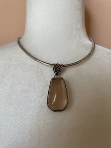Collar colgante de vidrio con broche de langosta cadena flexible tono plata - Imagen 1 de 6