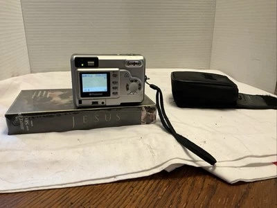 Polaroid Pdc 4055 Digital Camera 4.2 MP Lightweight Compact  PDC4055 4.2mp - Image 1 of 4