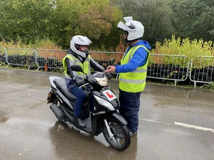 Motorcycle Introduction Lesson 1 Hour Gift Voucher - Picture 1 of 6
