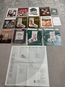 Lot of 12 Vintage - Dimensions/Misc Christmas Counted Cross Stitch Leaflets/Kits - Picture 1 of 21