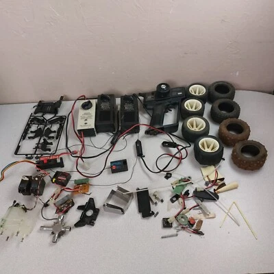 Lote De Colección RC Kyosho Kraft Rider Motocicleta y Coche Piezas Cargador de Neumáticos Servo LEER Foto 1 de 4