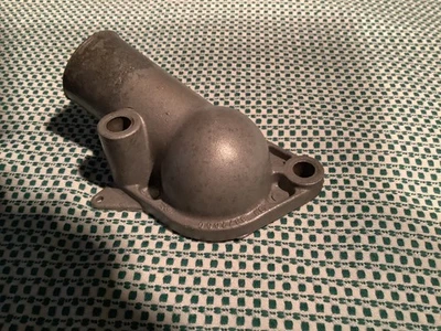 Оригинальный корпус термостата 1 для Chevrolet, Camaro, Chevelle, Nova 1966-1973 годов выпуска No3877660 - Изображение 1 из 4