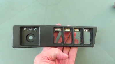  Отделочная панель переключателя противотуманных фар для салона VOLVO 740 760 780 1258841 - Изображение 1 из 4