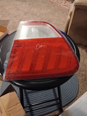 Mercury Milan 2010 conjunto de luces para maletero... Luz de freno nueva de distribuidor Foto 1 de 4