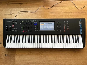 Yamaha MODX6+ Synthesizer Keyboard - 61 Tasten - neuwertig/ OVP  - Bild 1 von 12
