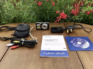 SONY CYBERSHOT DSC-W220 WITH CHARGER/8GB SONY MEMORY STICK/CASE/LEADS/MANUAL - Picture 1 of 12